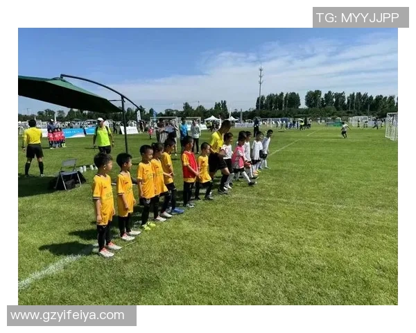 通过视频线索揭晓足球明星的真实身份挑战你的足球知识与观察力